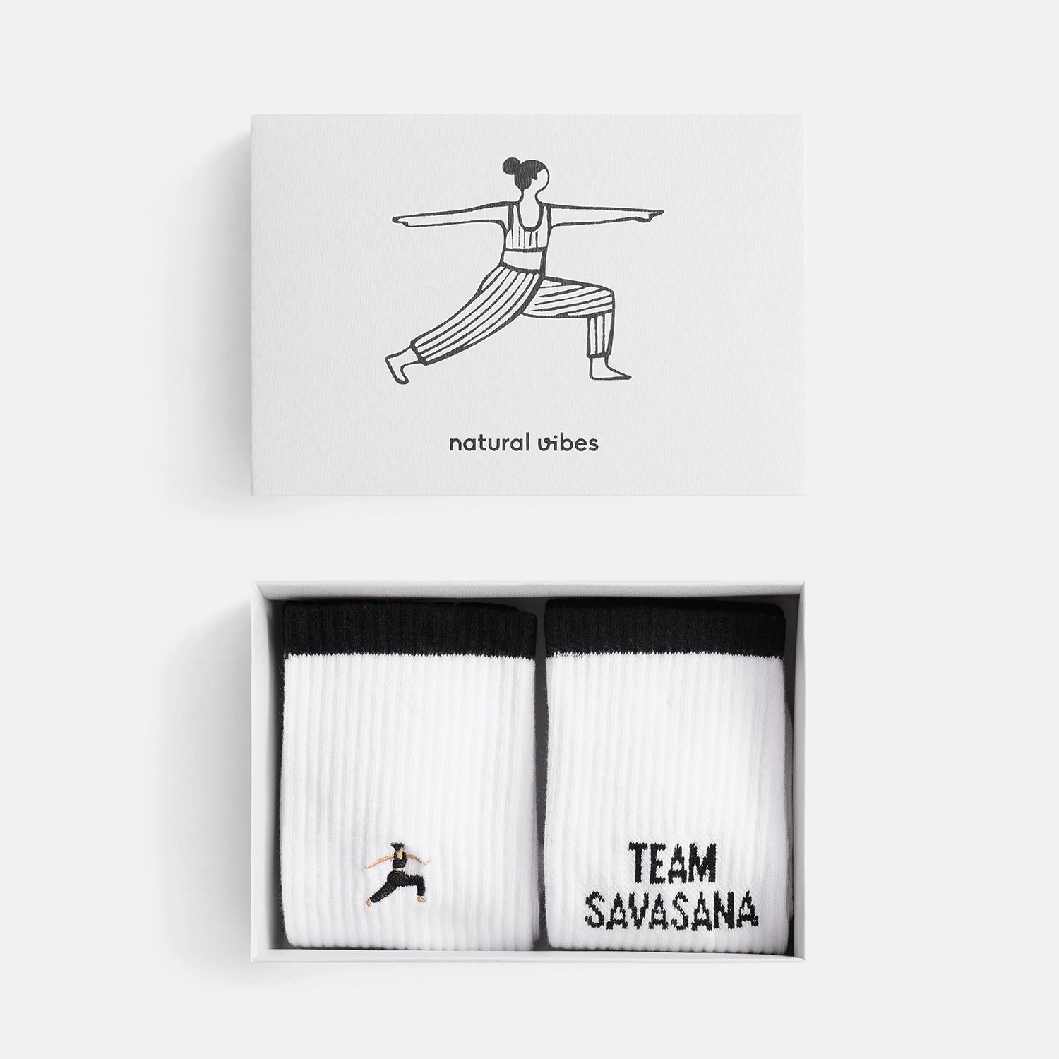 Yoga Socken Geschenkset mit Warrior und Team Savasana Bio-Tennissocken in Geschenkbox – Natural Vibes Clothing